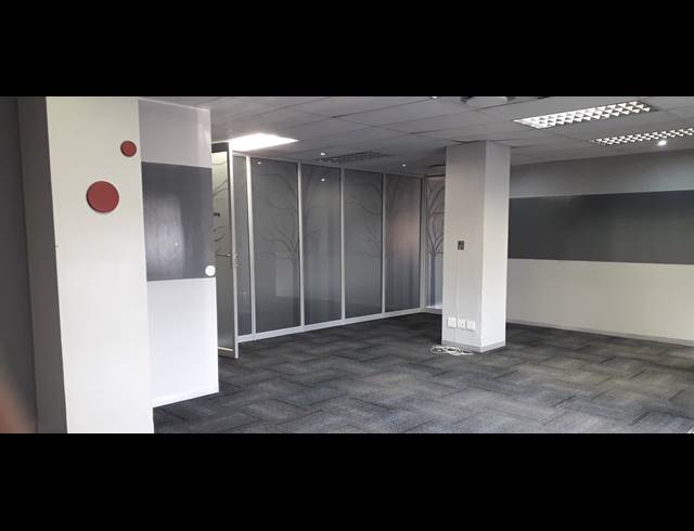 2,694M² CO-WORKING SPACE TO LET IN DIE HOEWES